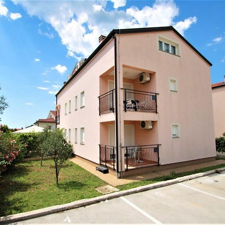 Apartment Mendikovic Poreč Dış mekan fotoğraf